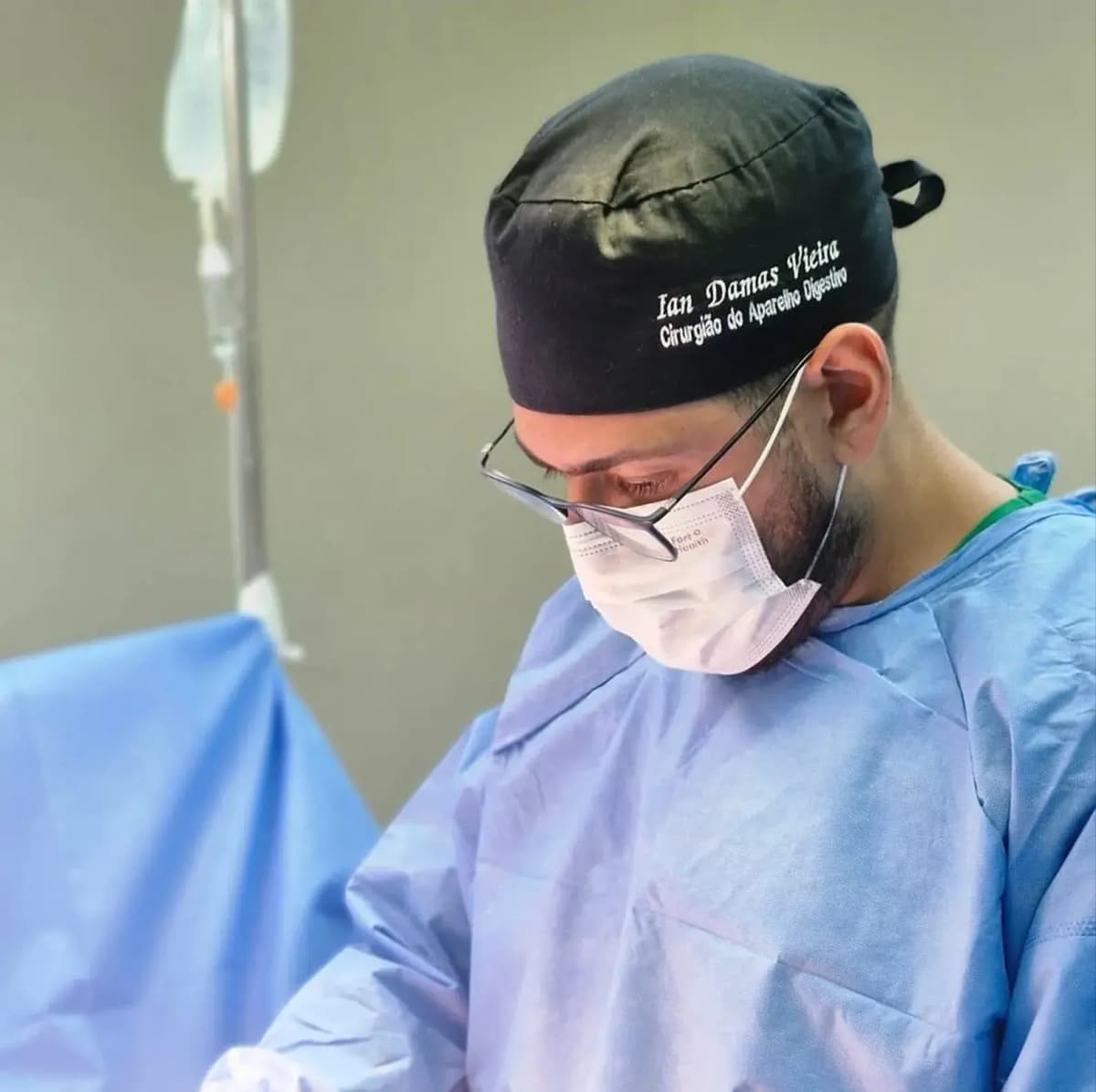 Dr. Ian Damas - especialista em parede abdominal